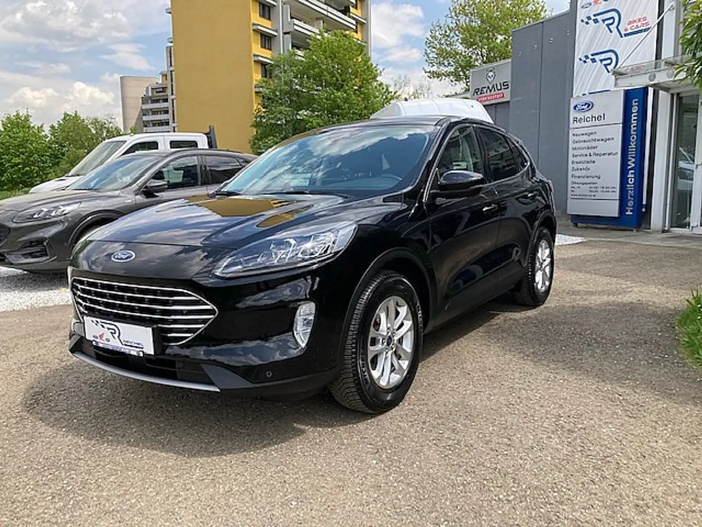 Ford Kuga 2,0 EcoBlue Hybrid Titanium X Schwarz - 2