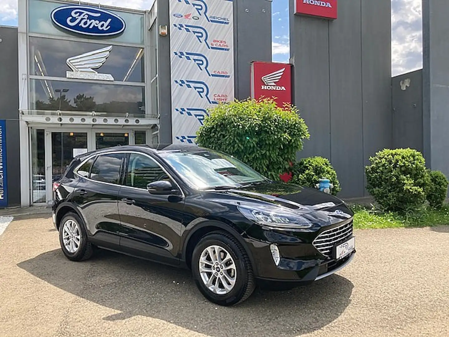 Ford Kuga 2,0 EcoBlue Hybrid Titanium X Schwarz - 1