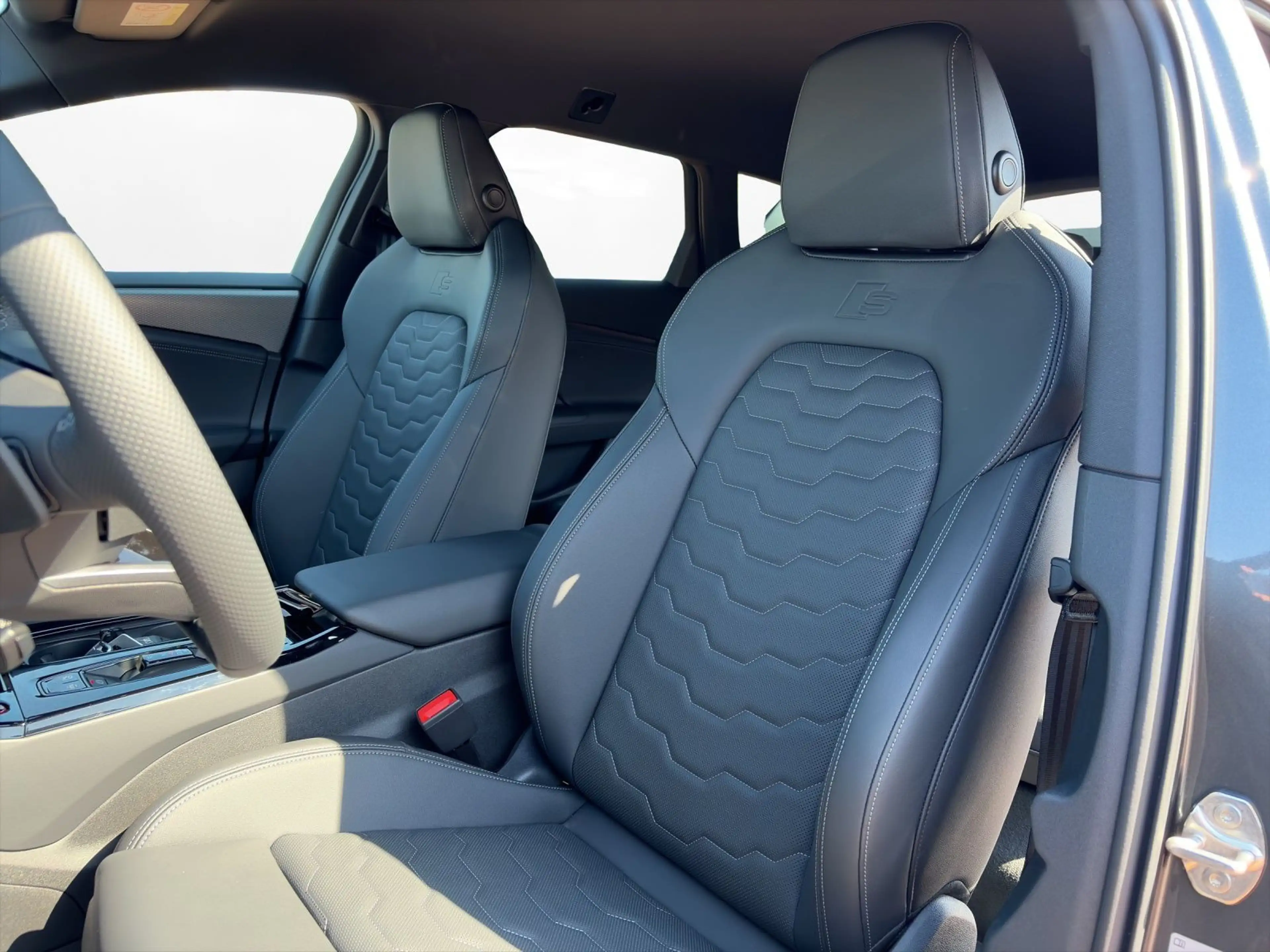 Audi A6 e-tron QUATTRO+S-LINE+AHK+LUFT+AR-HUD — photo 12