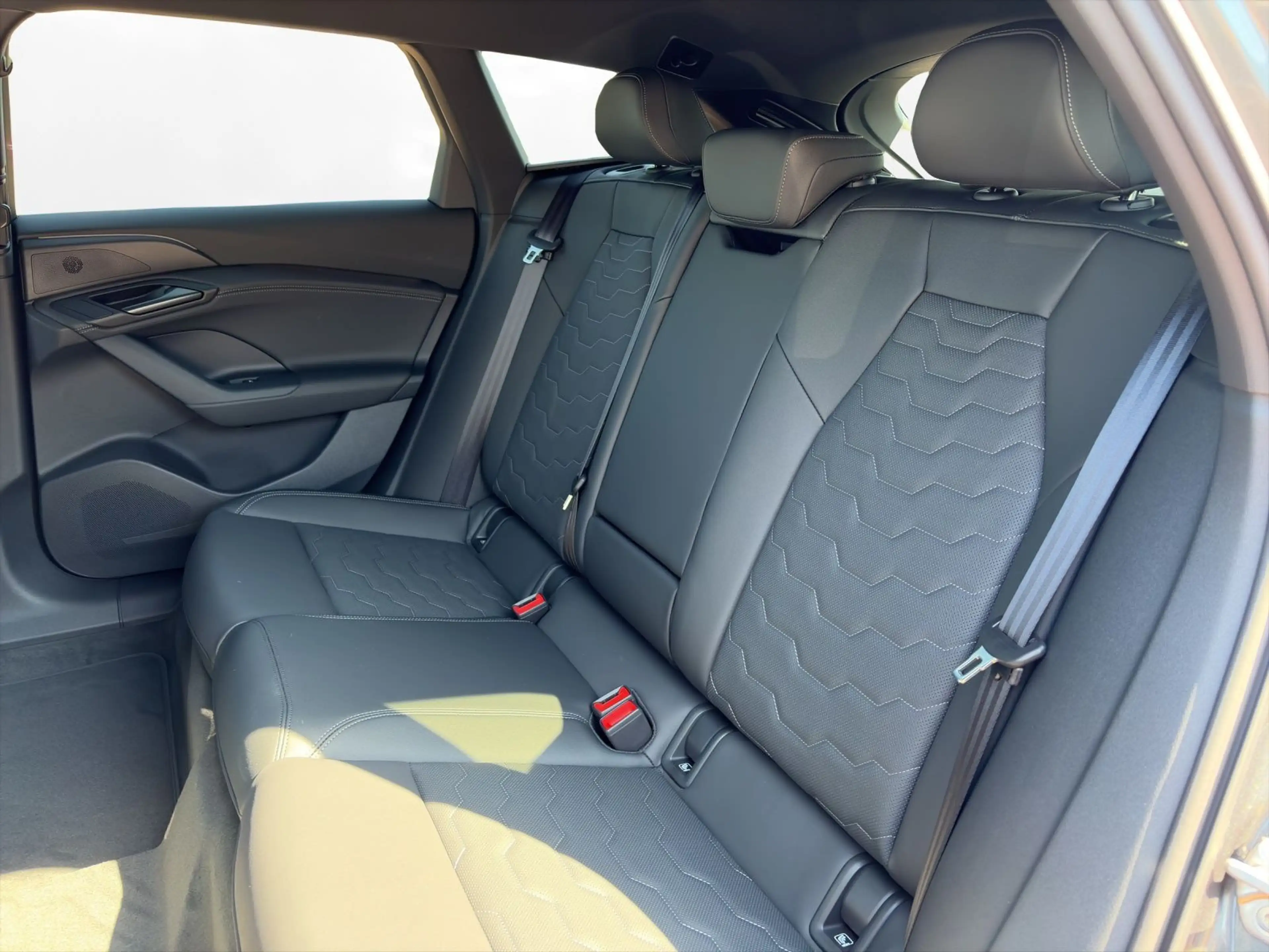 Audi A6 e-tron QUATTRO+S-LINE+AHK+LUFT+AR-HUD — photo 4