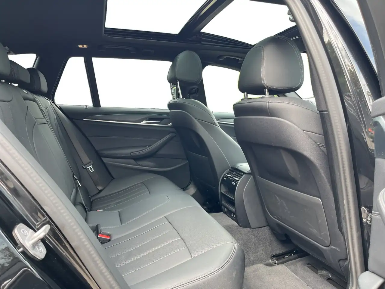 BMW 530 e xDrive Touring PANO RFK HIFI XDRIVE LED SHZ, миниатюра 22