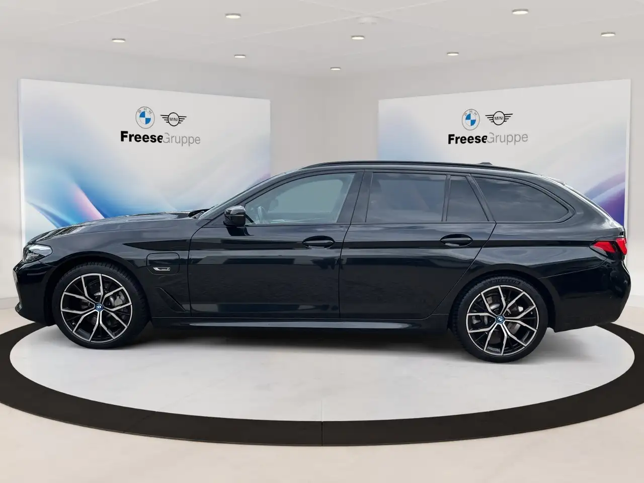 BMW 530 e xDrive Touring PANO RFK HIFI XDRIVE LED SHZ, миниатюра 3