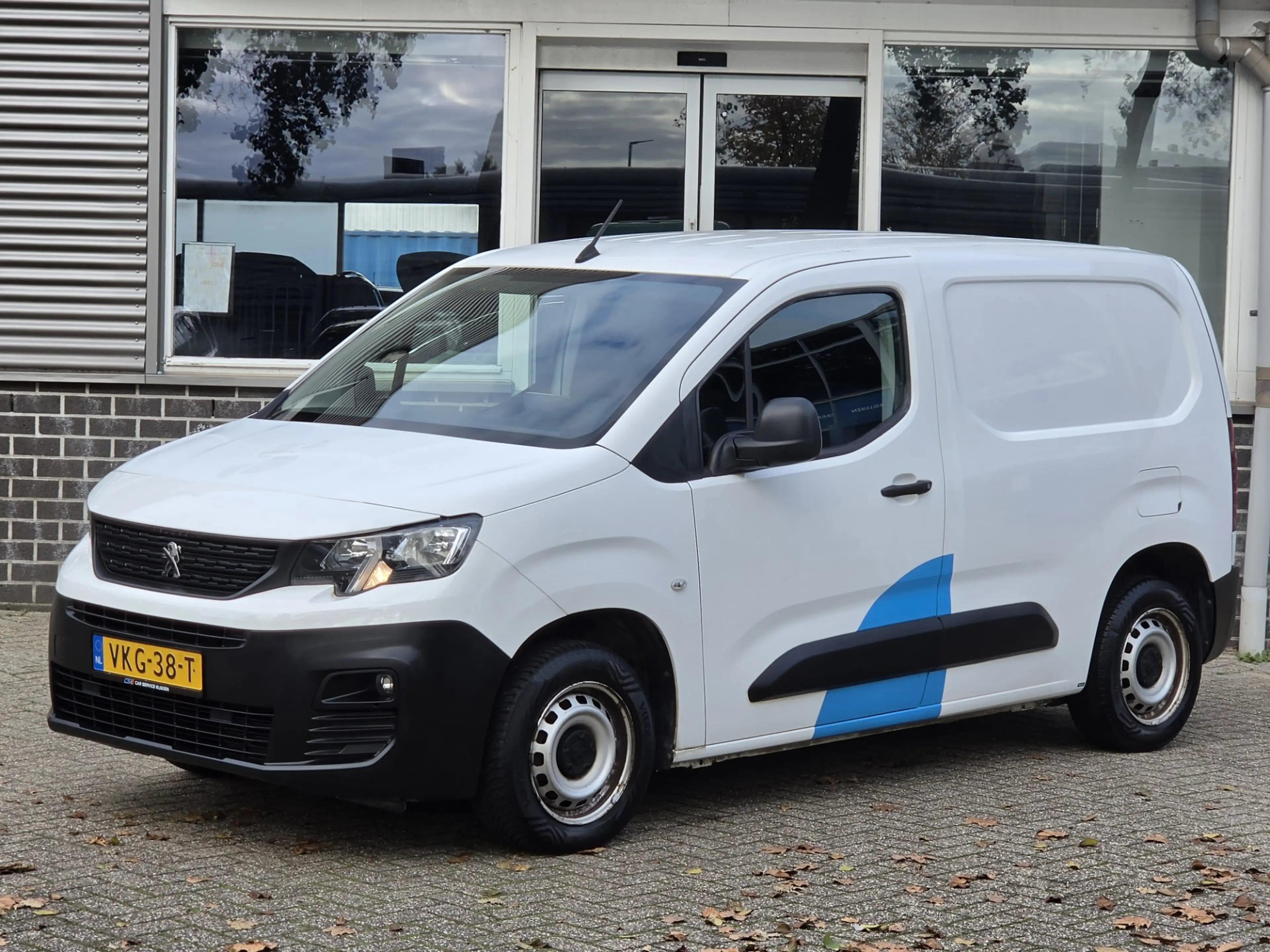 Peugeot Partner 1.5 BlueHDI 3 Zit New Motor Bij Dealer Vervangen — photo 2