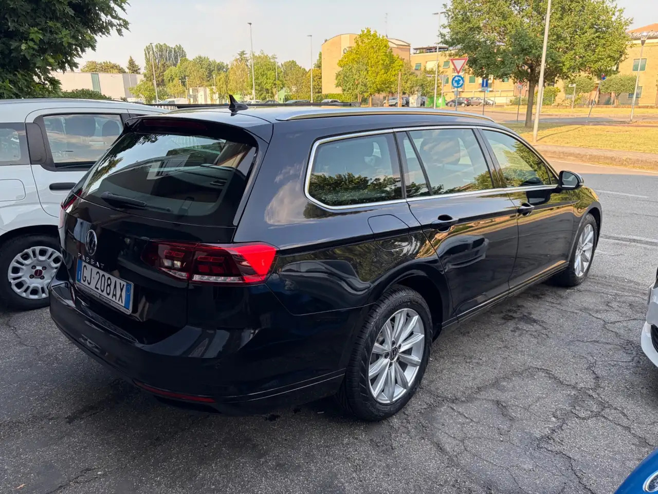 Volkswagen Passat Variant 2.0 TDI SCR EVO DSG Business, миниатюра 5