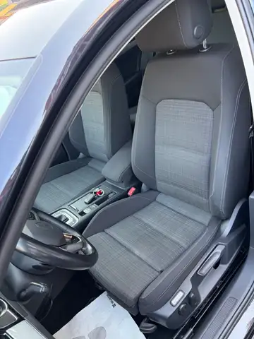 Volkswagen Passat view 7
