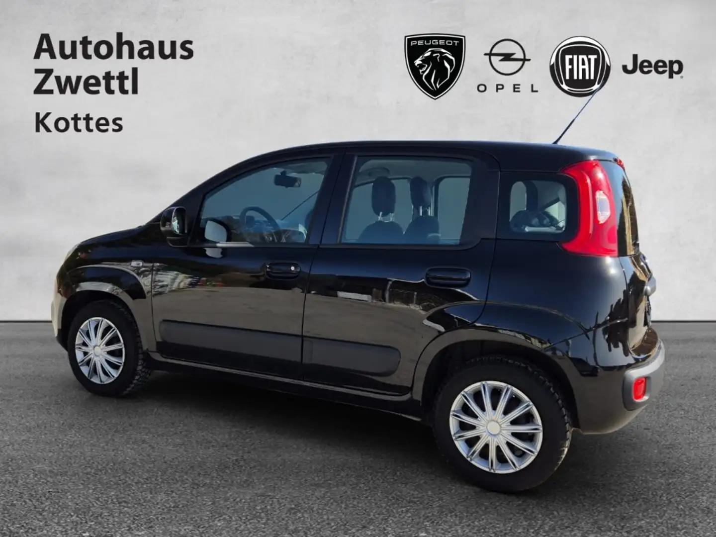 Fiat Panda 1.2 69 Lounge *Sitzheizung* Zwart - 2