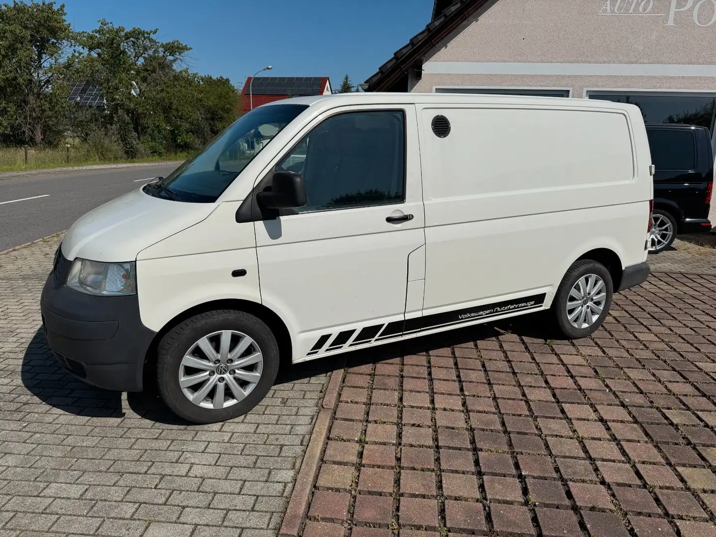 Volkswagen T5 Transporter Kasten mit LKW Zulassung siva - 1