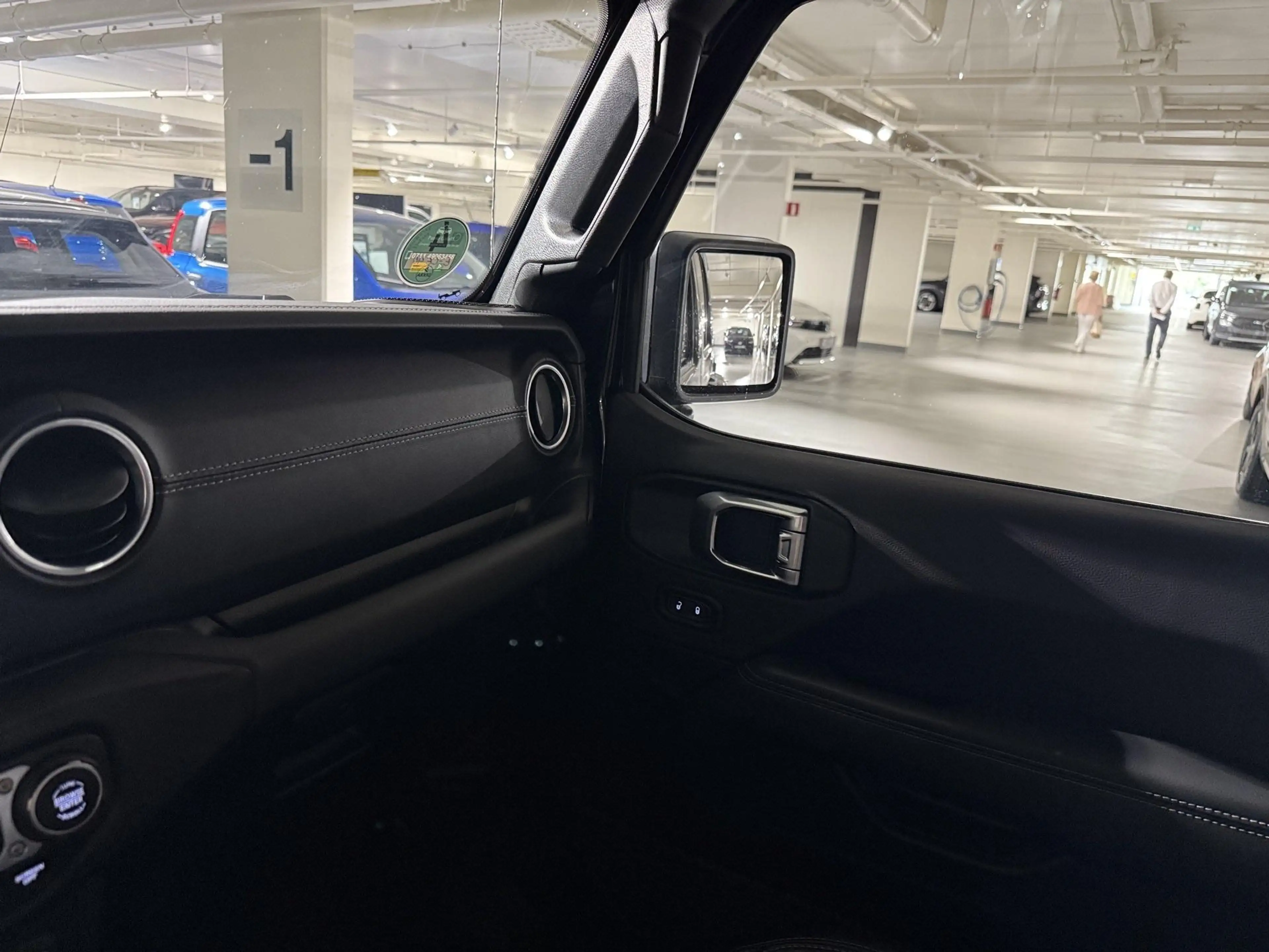 Jeep Wrangler 2.0 T-GDi Unlimited Sahara Automatik — photo 4