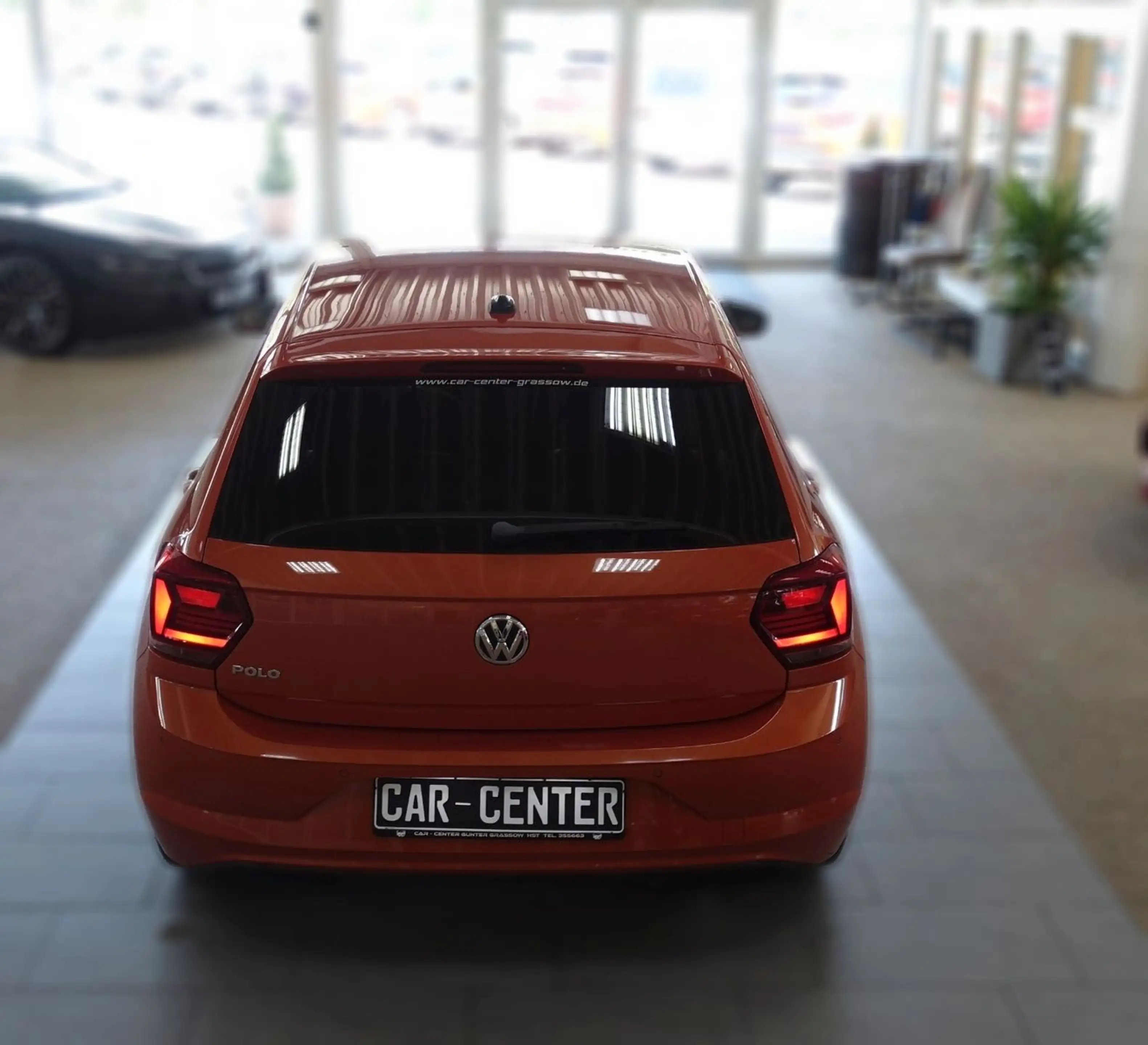 Volkswagen Polo VI IQ.DRIVE "ENERGETIC ORANGE" — photo 13
