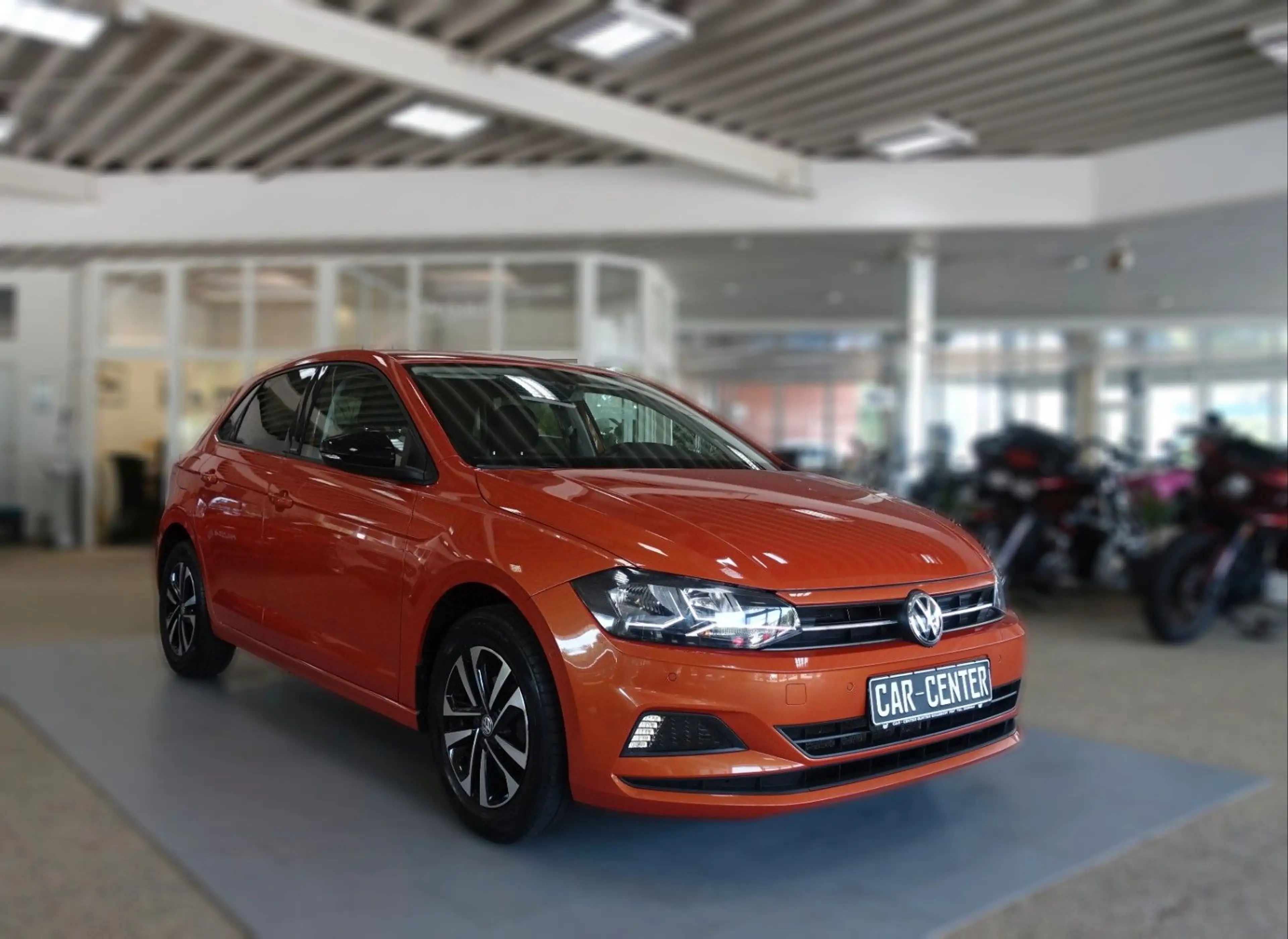 Volkswagen Polo VI IQ.DRIVE "ENERGETIC ORANGE"