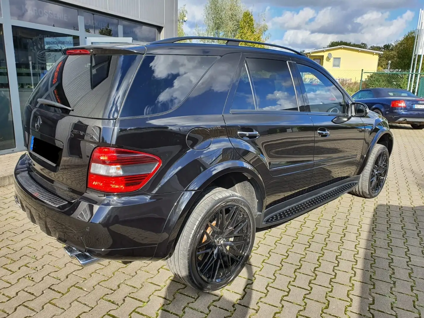 Mercedes-Benz ML 63 AMG ML 63 AMG 4Matic 7G-TRONIC Fekete - 2