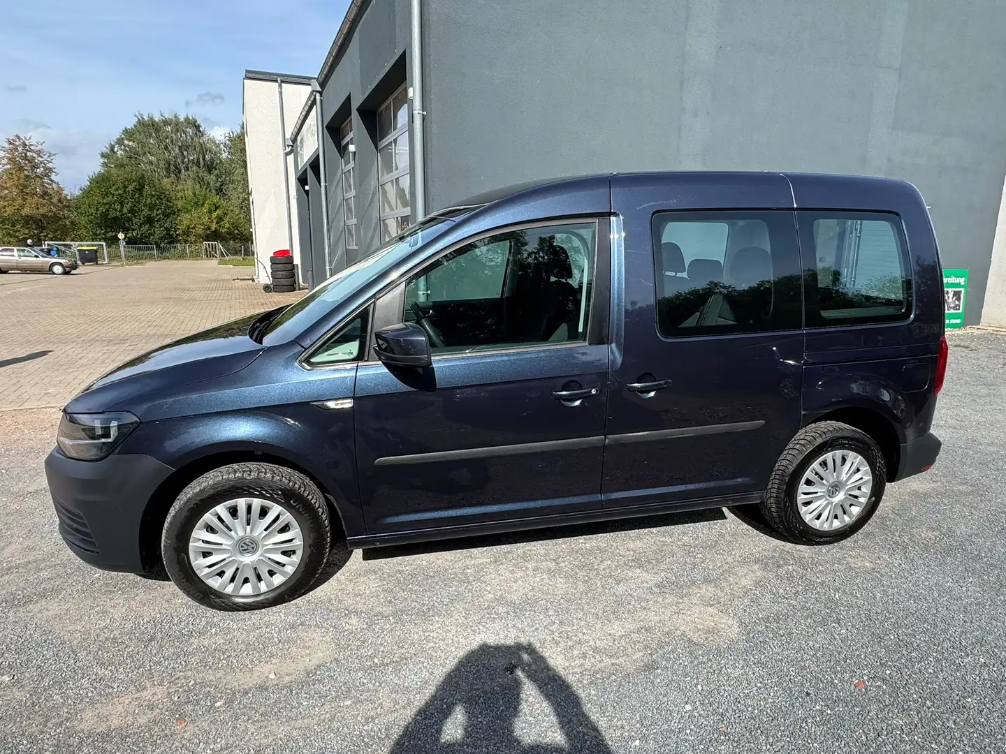 Volkswagen Caddy - 1
