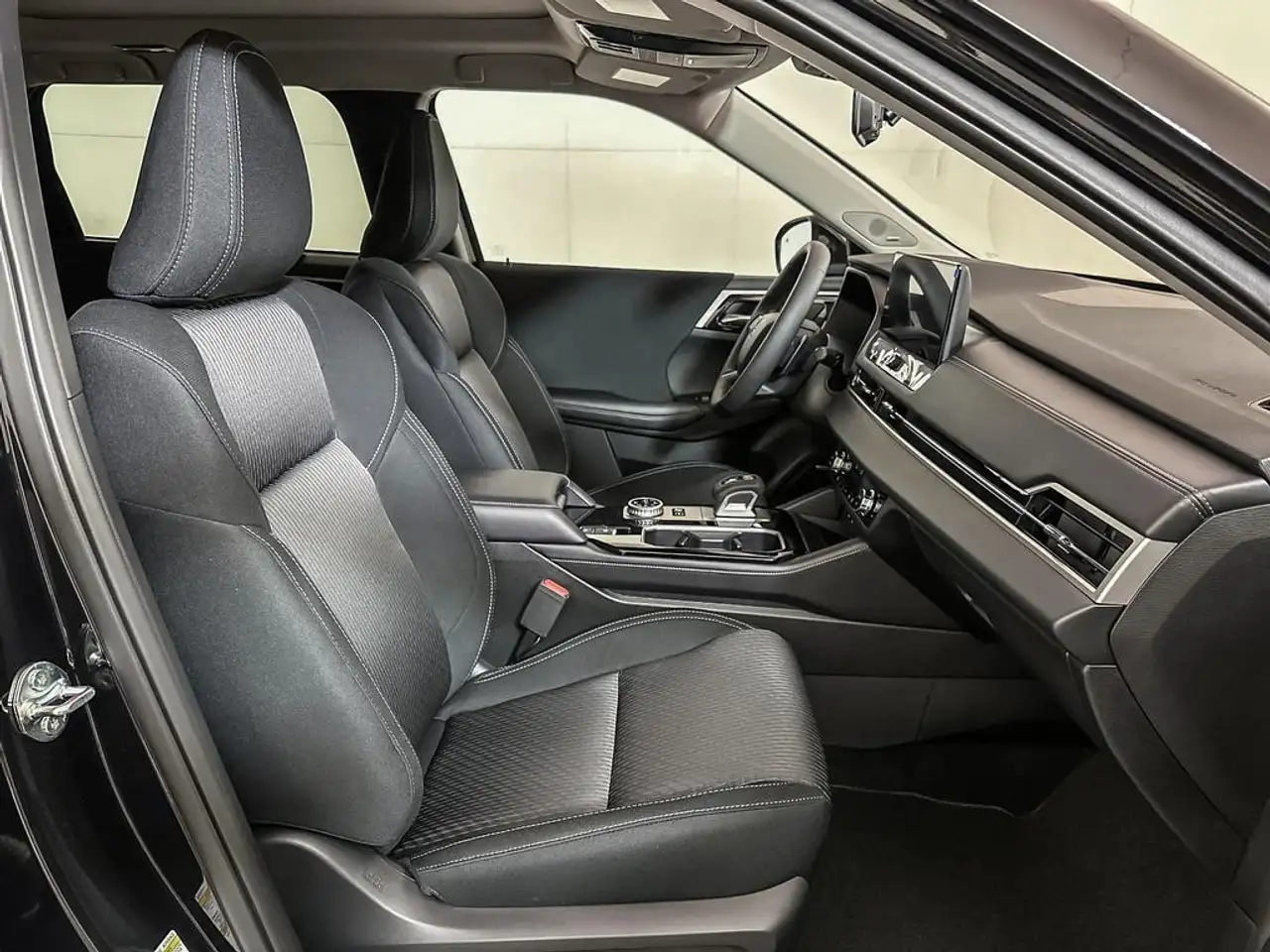 Mitsubishi Outlander снимка Mitsubishi Outlander