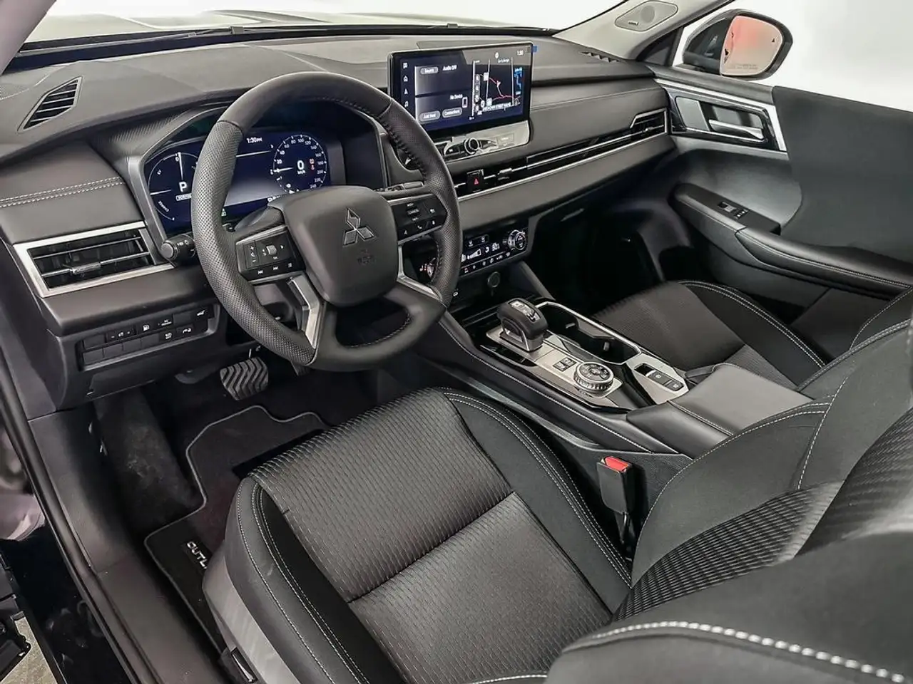 Mitsubishi Outlander снимка Mitsubishi Outlander