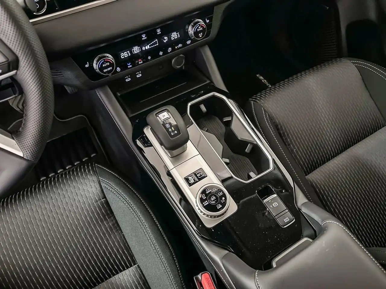 Mitsubishi Outlander снимка Mitsubishi Outlander