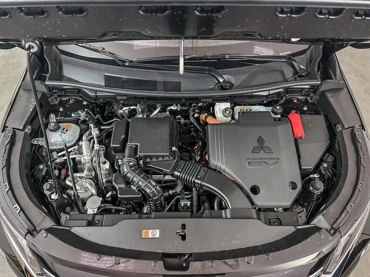 Mitsubishi Outlander снимка Mitsubishi Outlander