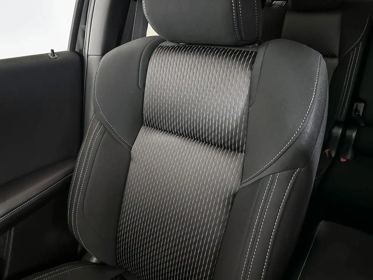 Mitsubishi Outlander снимка Mitsubishi Outlander
