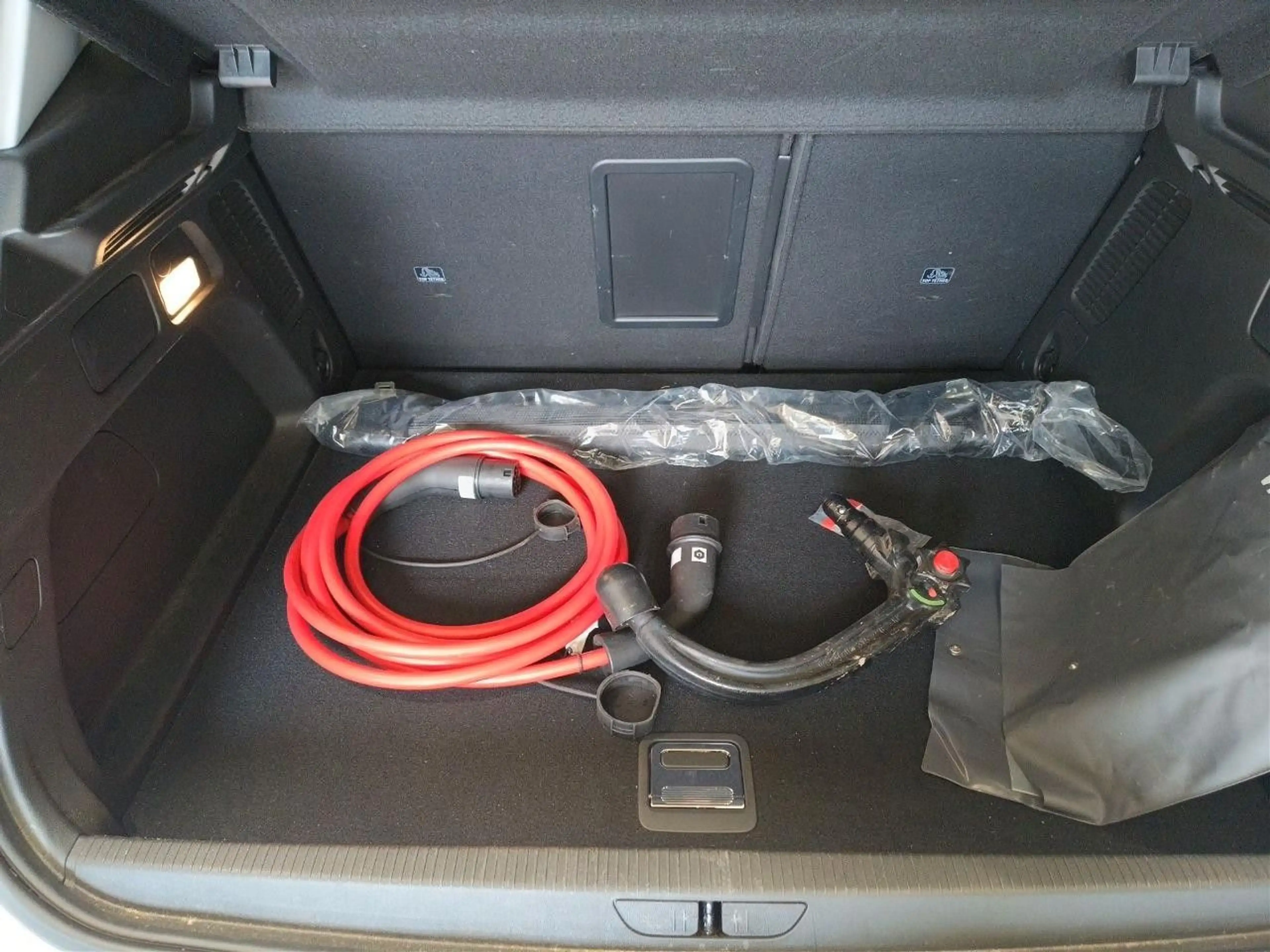 Opel Grandland X Grandland  1.6T PHEV FWD AT8 Ultimate 7,4OBC AHK — photo 9