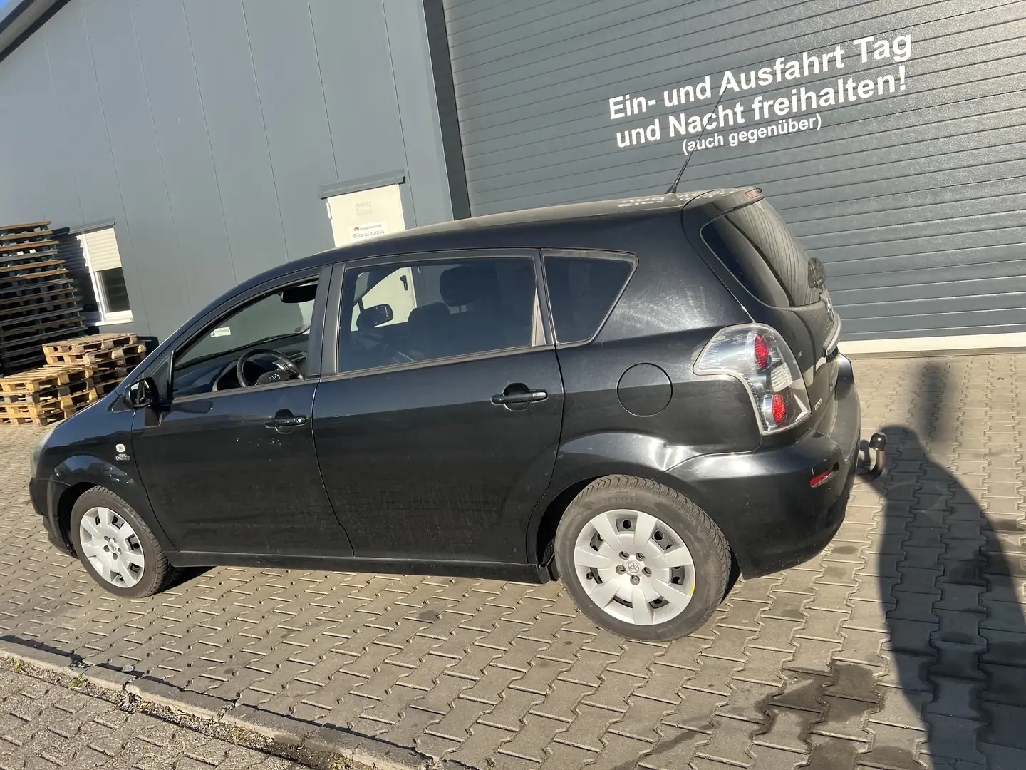 Toyota Corolla Verso 2.2 D-CAT DPF Executive,7sitzer,Navi,Klima,AHK,360 Schwarz - 2