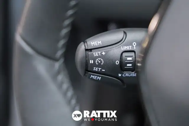 Peugeot 208 view 14