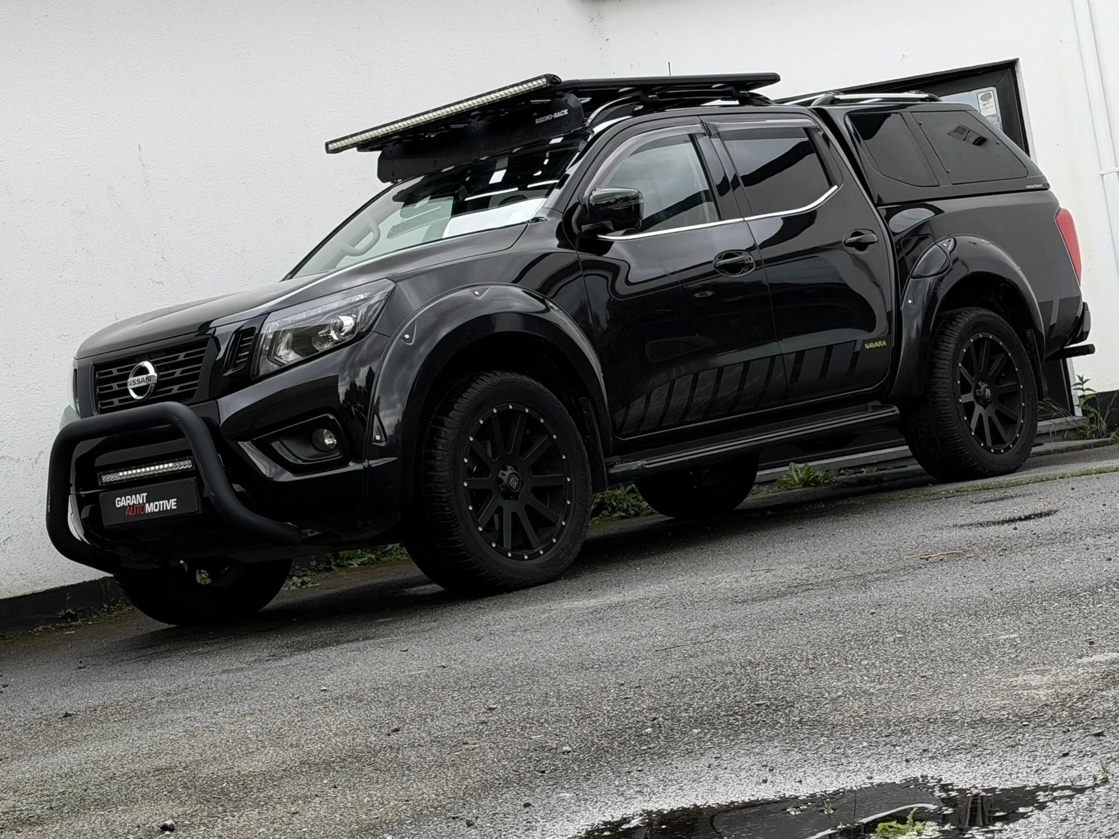 Nissan Navara 2.3 dCi 4WD N-Guard *Black Edition *Onderstel daktent *Verlichting
