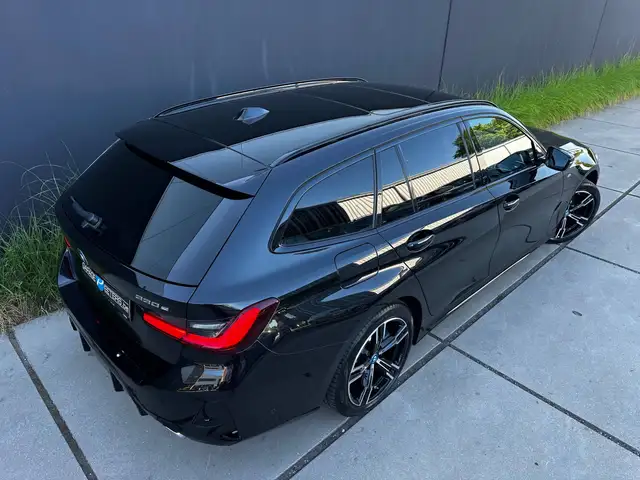 BMW 3 Series view 29