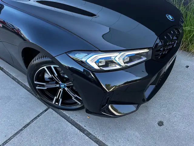 BMW 3 Series view 7