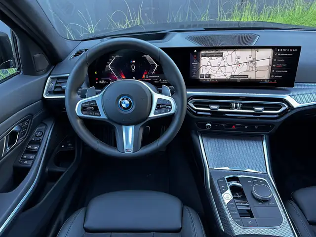 BMW 3 Series view 16
