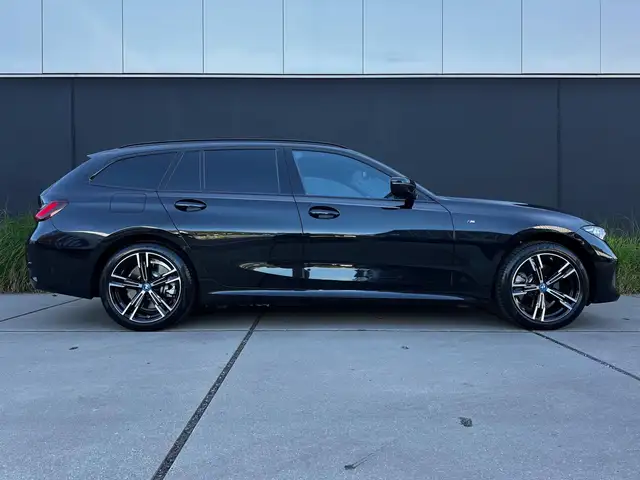BMW 3 Series view 2