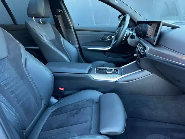 BMW 3 Series view 10