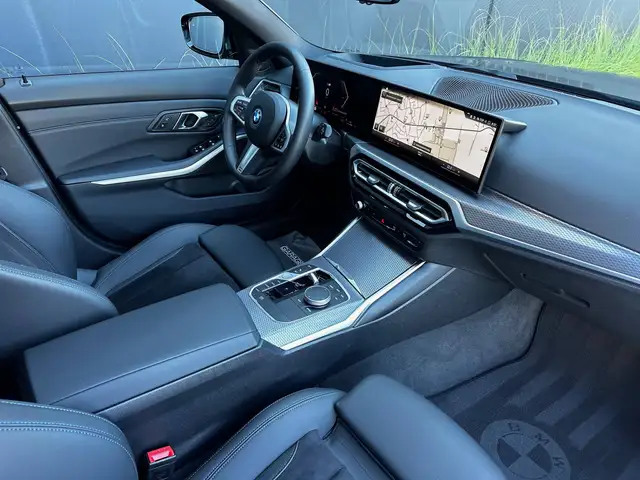 BMW 3 Series view 11