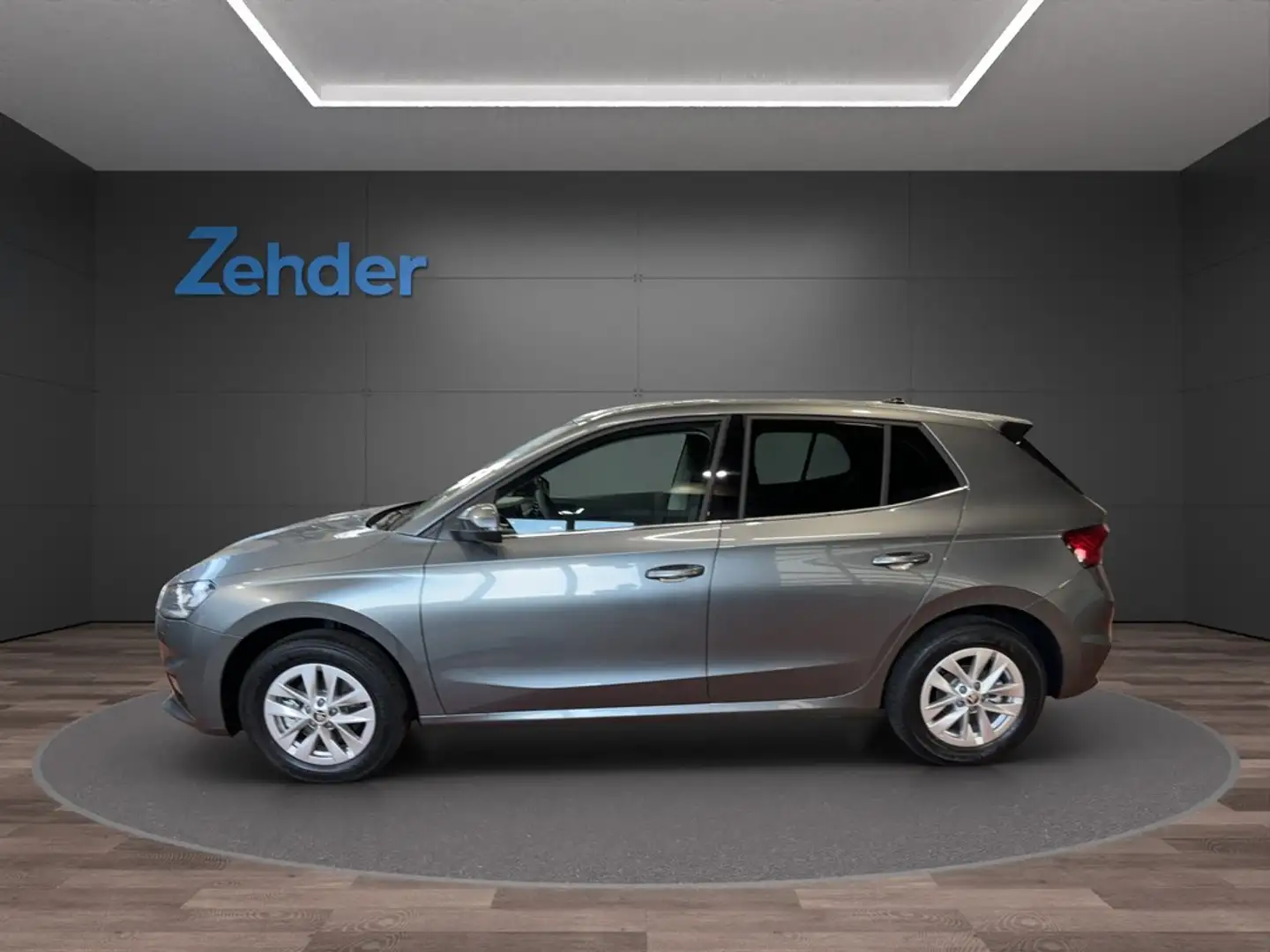 Skoda Fabia 1.0 TSI DSG Drive ACC, LED, SHZ Gris - 2