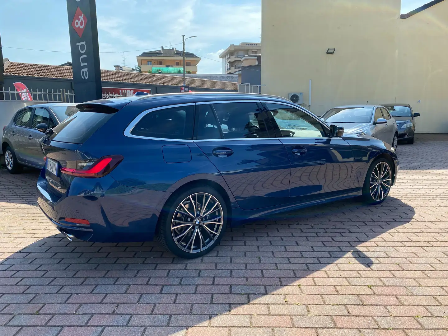 BMW 316 Serie 3 G21 Touring 316d Touring mhev 48V aut Blu/Azzurro - 2