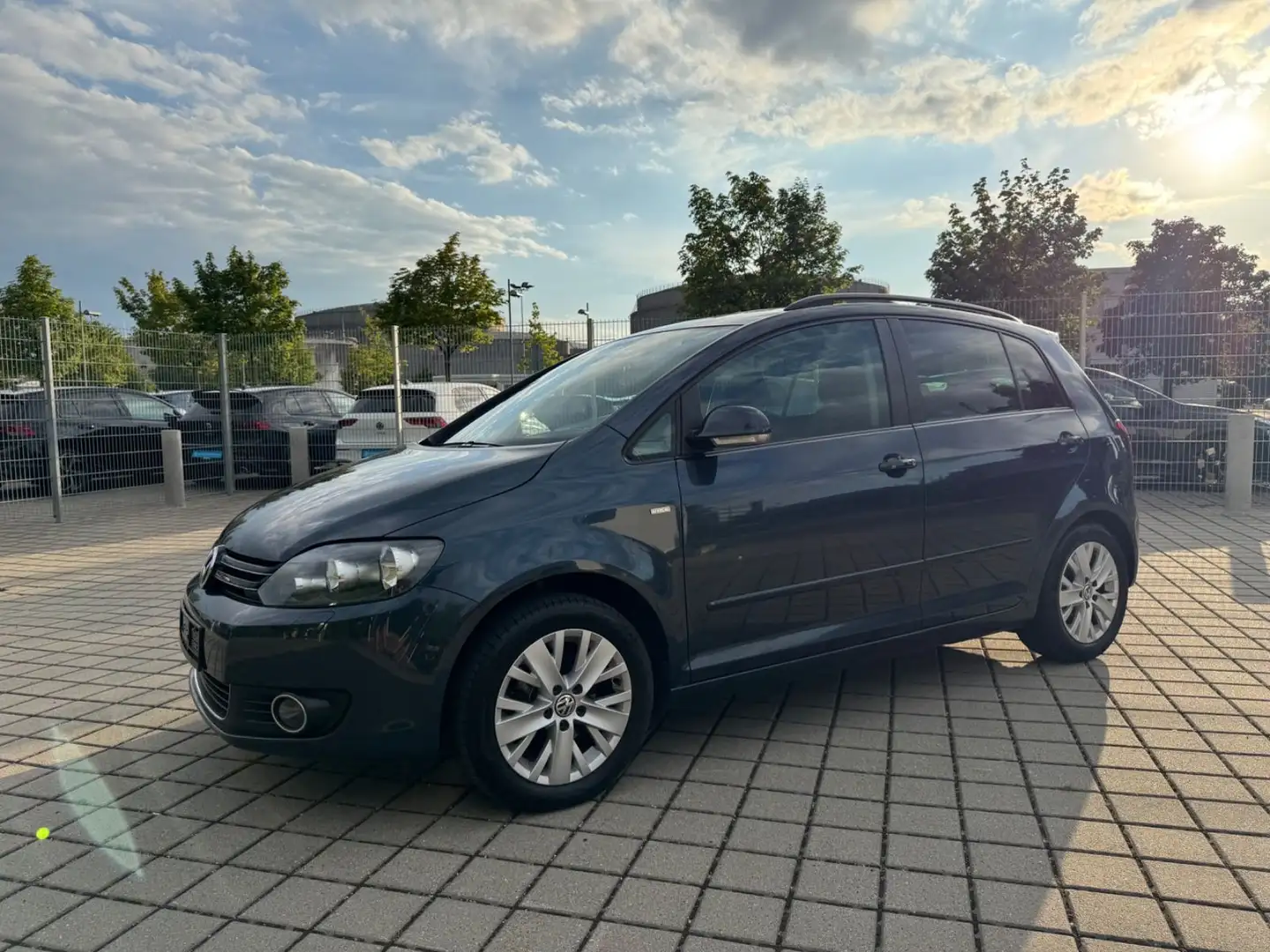 Volkswagen Golf Plus Golf VI Plus 1.2 TSI Life /1.Hand/Tüv u. Au neu Blue - 1
