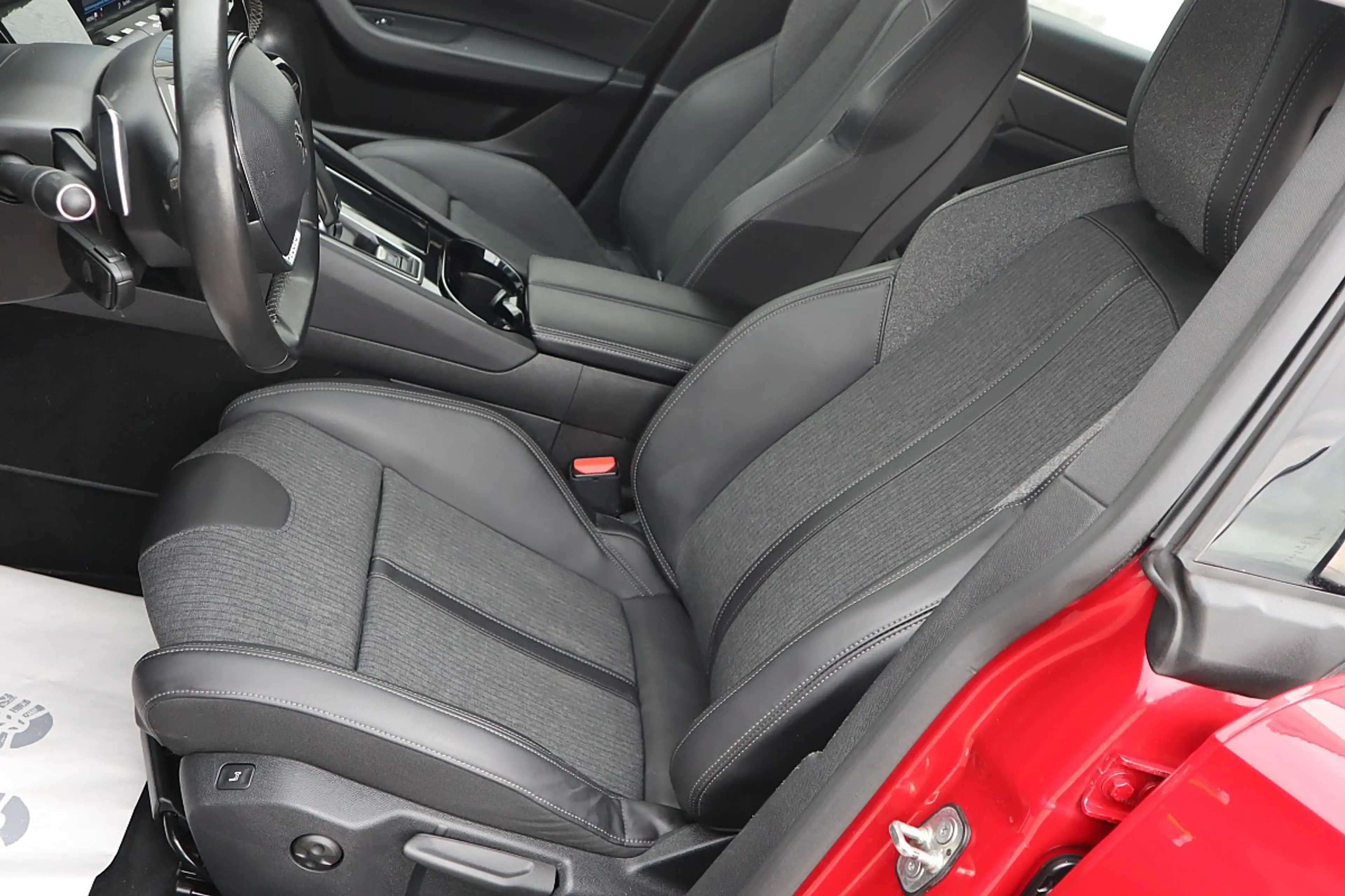 Peugeot 508 SW 2,0 BlueHDi 160 EAT8 S&S Allure Aut. — photo 12