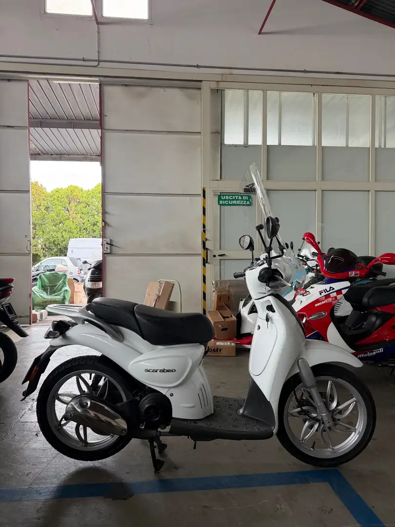 Aprilia Scarabeo Bianco - 2
