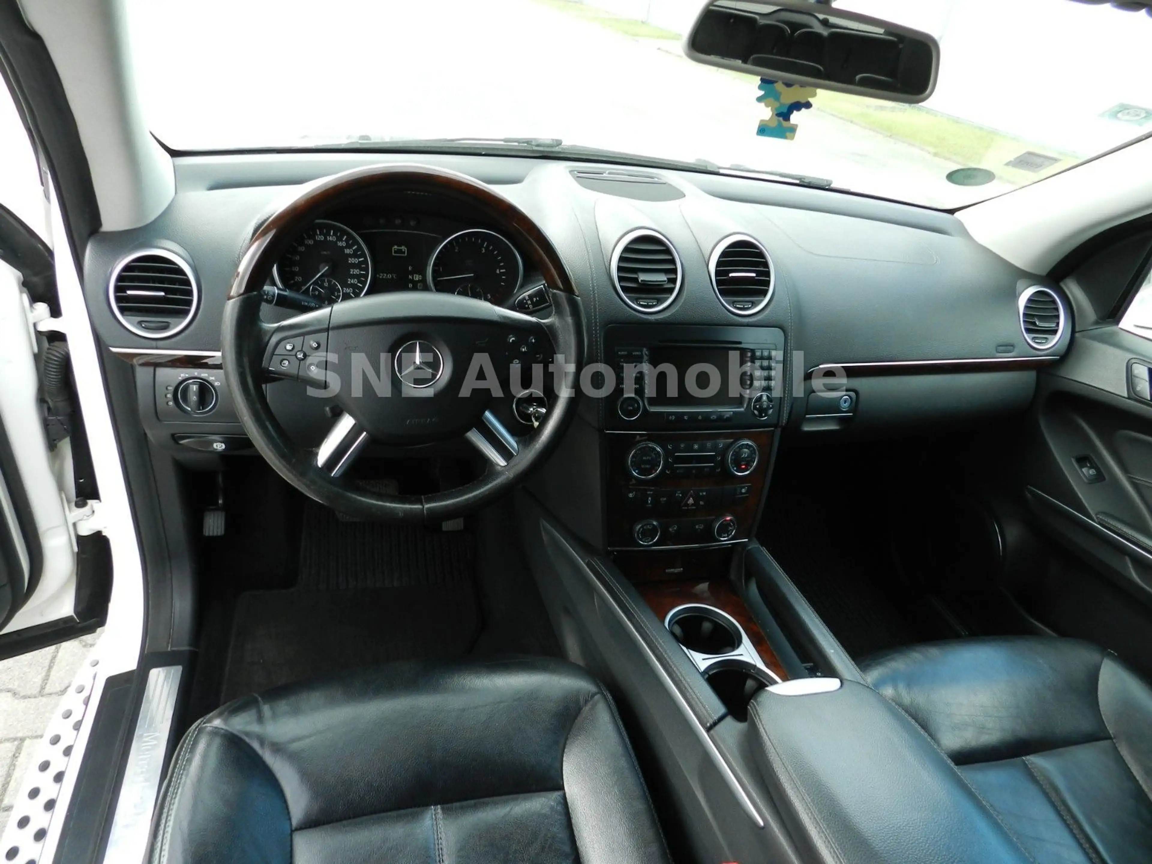 Mercedes-Benz GL 420 CDI 4Matic — photo 12