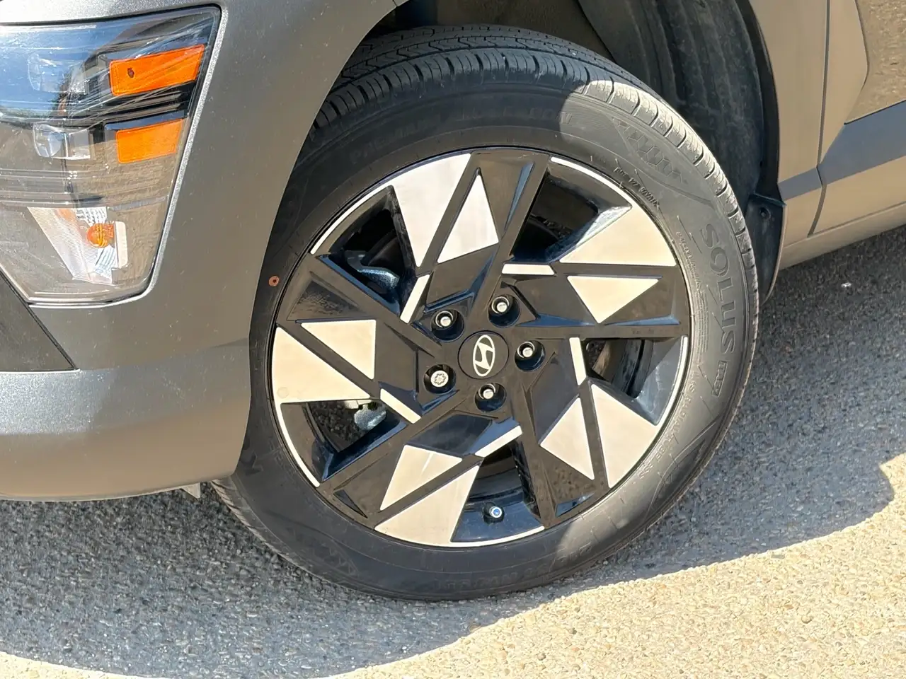 Hyundai KONA photo Hyundai KONA