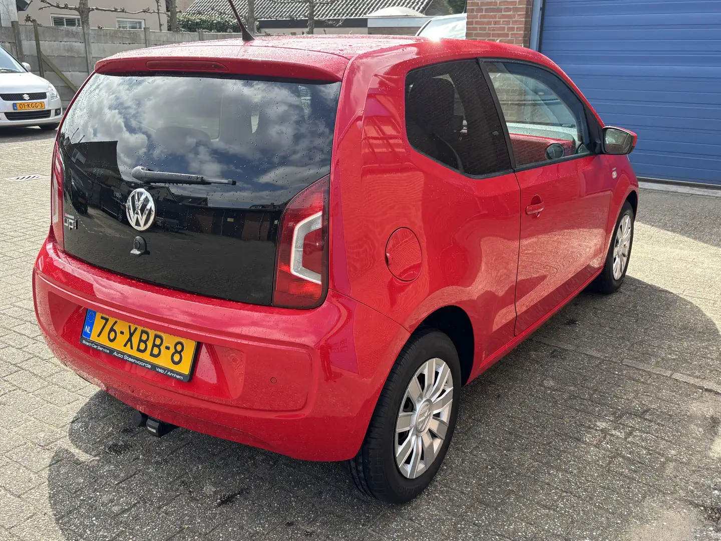 Volkswagen up! 1.0 high up! TREKHAAK - NAVI - PDC- CRUISE Nederla Červená - 2