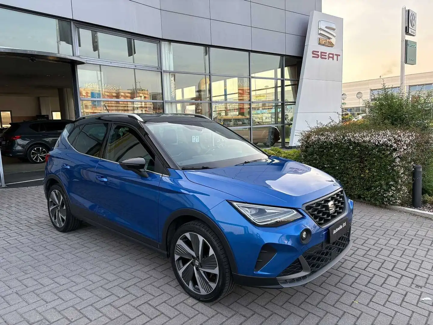 SEAT Arona 1.0 EcoTSI FR NEOPATENTATI Bleu - 2