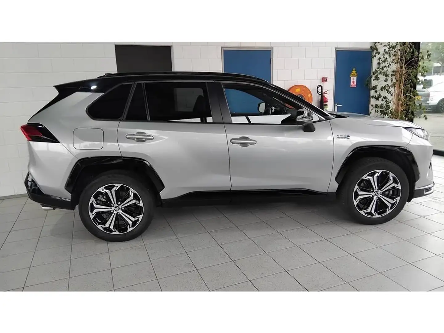 Toyota RAV 4 2.5 Plug-in AWD Bi-Tone | 360 cam | JBL | HUD | Tr Zilver - 2
