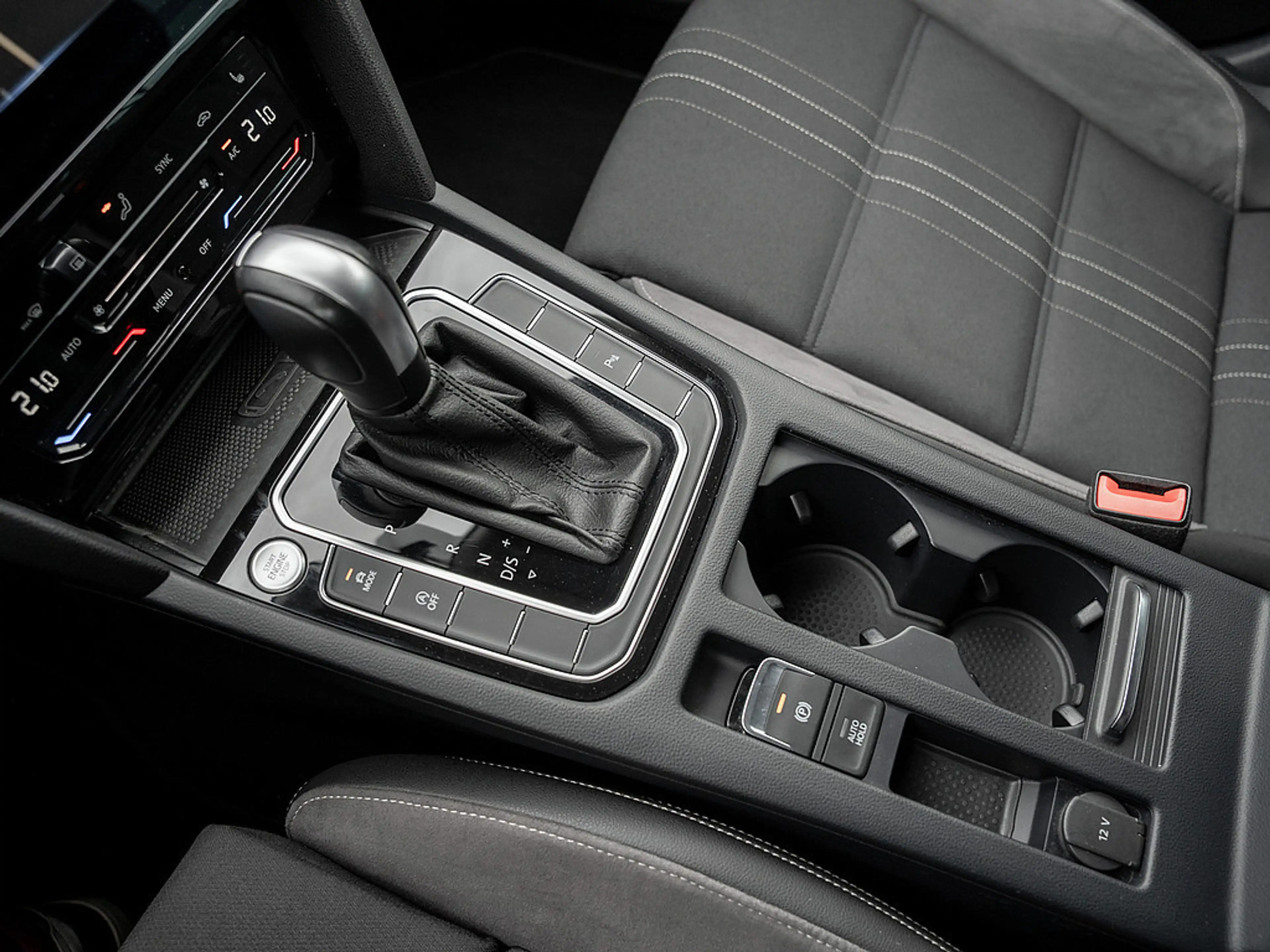 Volkswagen Passat Alltrack 2.0 TDI 4M AHK KAM LED SHZ — photo 10
