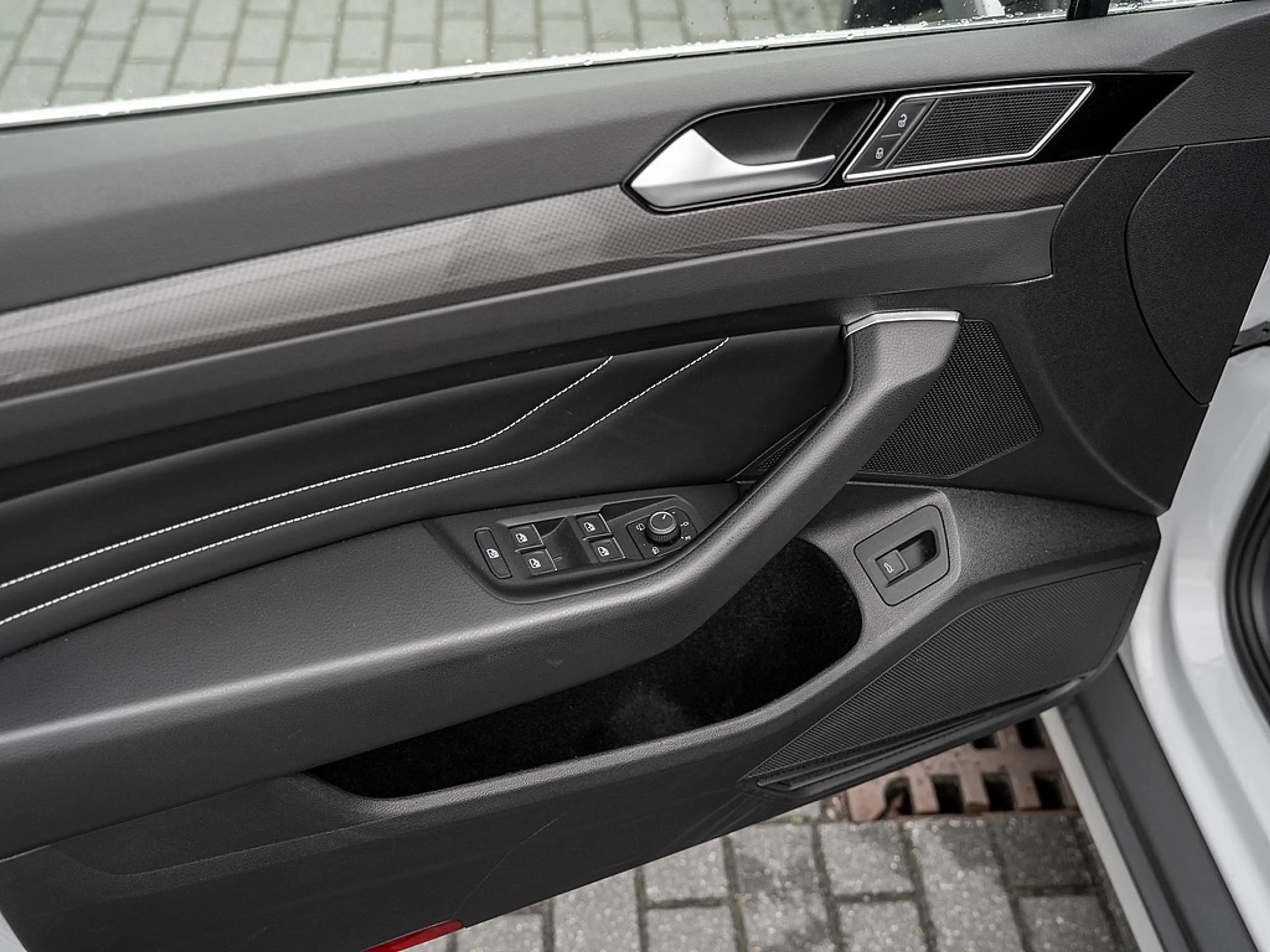 Volkswagen Passat Alltrack 2.0 TDI 4M AHK KAM LED SHZ — photo 14
