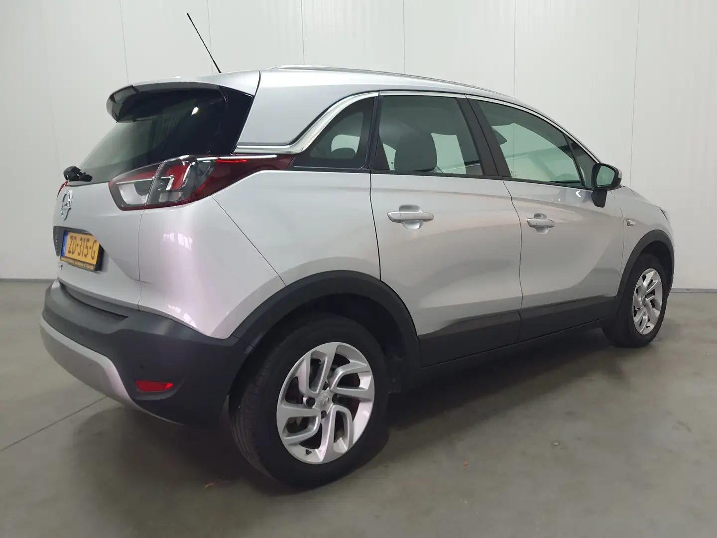 Opel Crossland X 1.2 Turbo Innovation NAVI/CRUISE/CLIMA/LMV Gris - 2