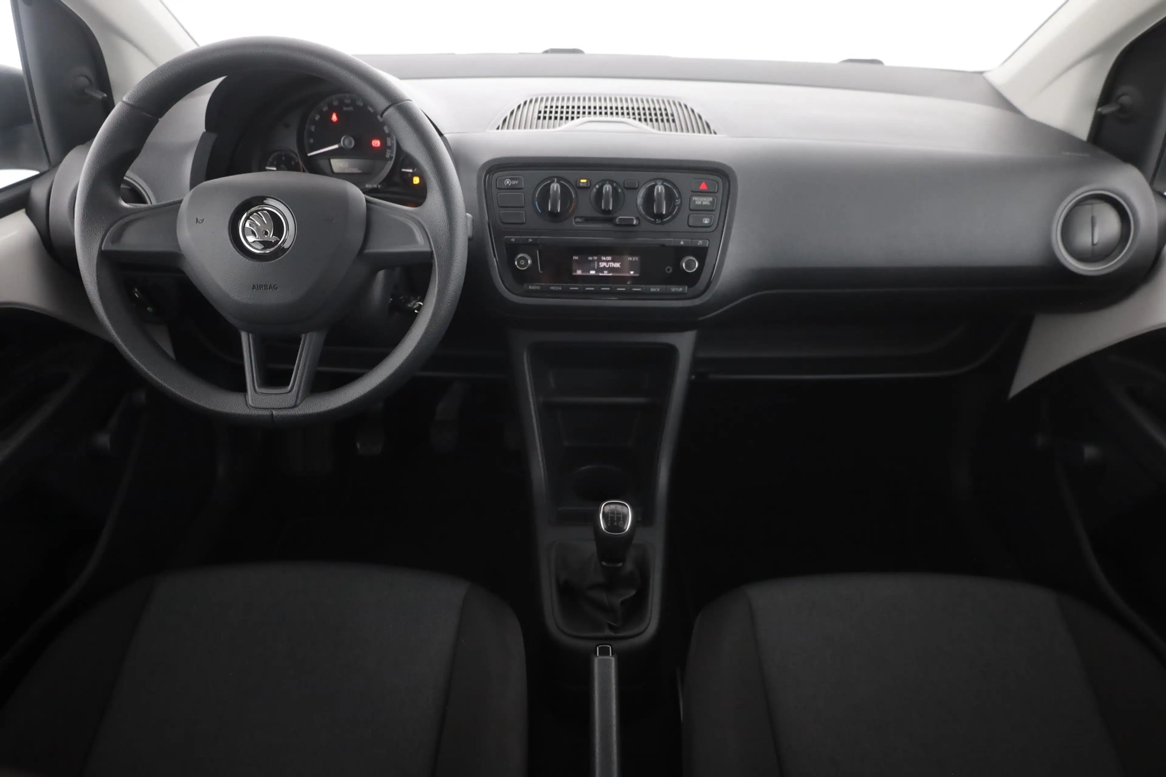 Skoda Citigo 1.0 MPI Active Klima DAB AUX — photo 9