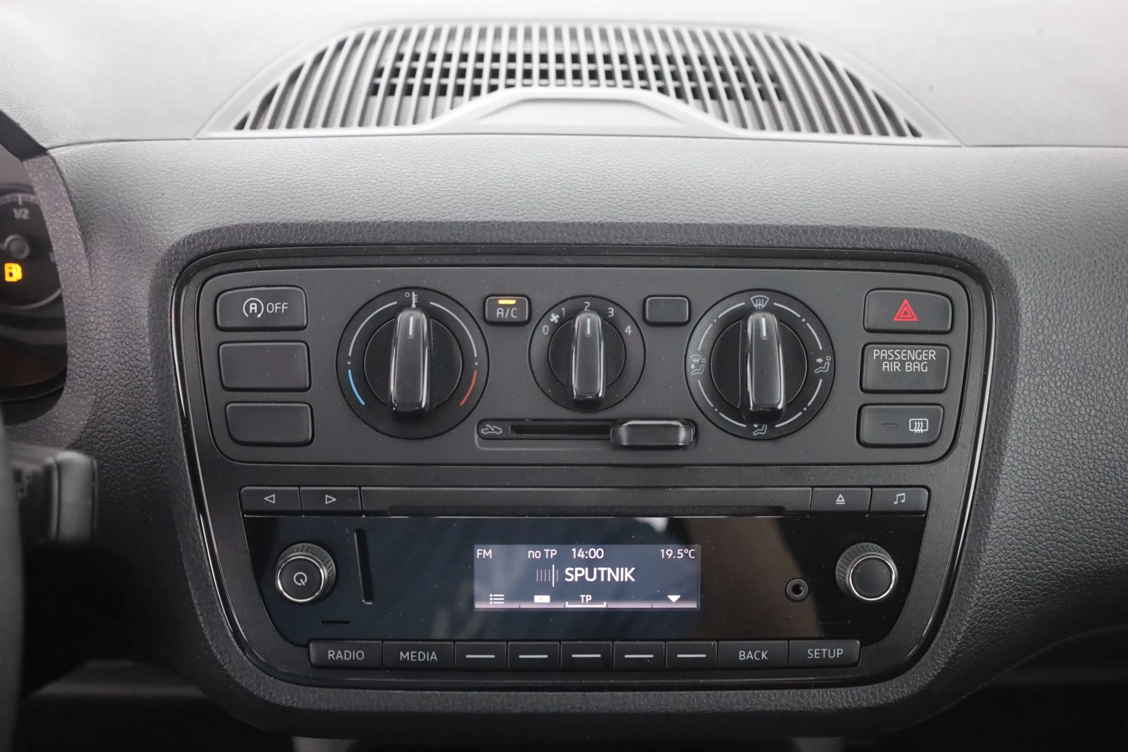 Skoda Citigo 1.0 MPI Active Klima DAB AUX — photo 11