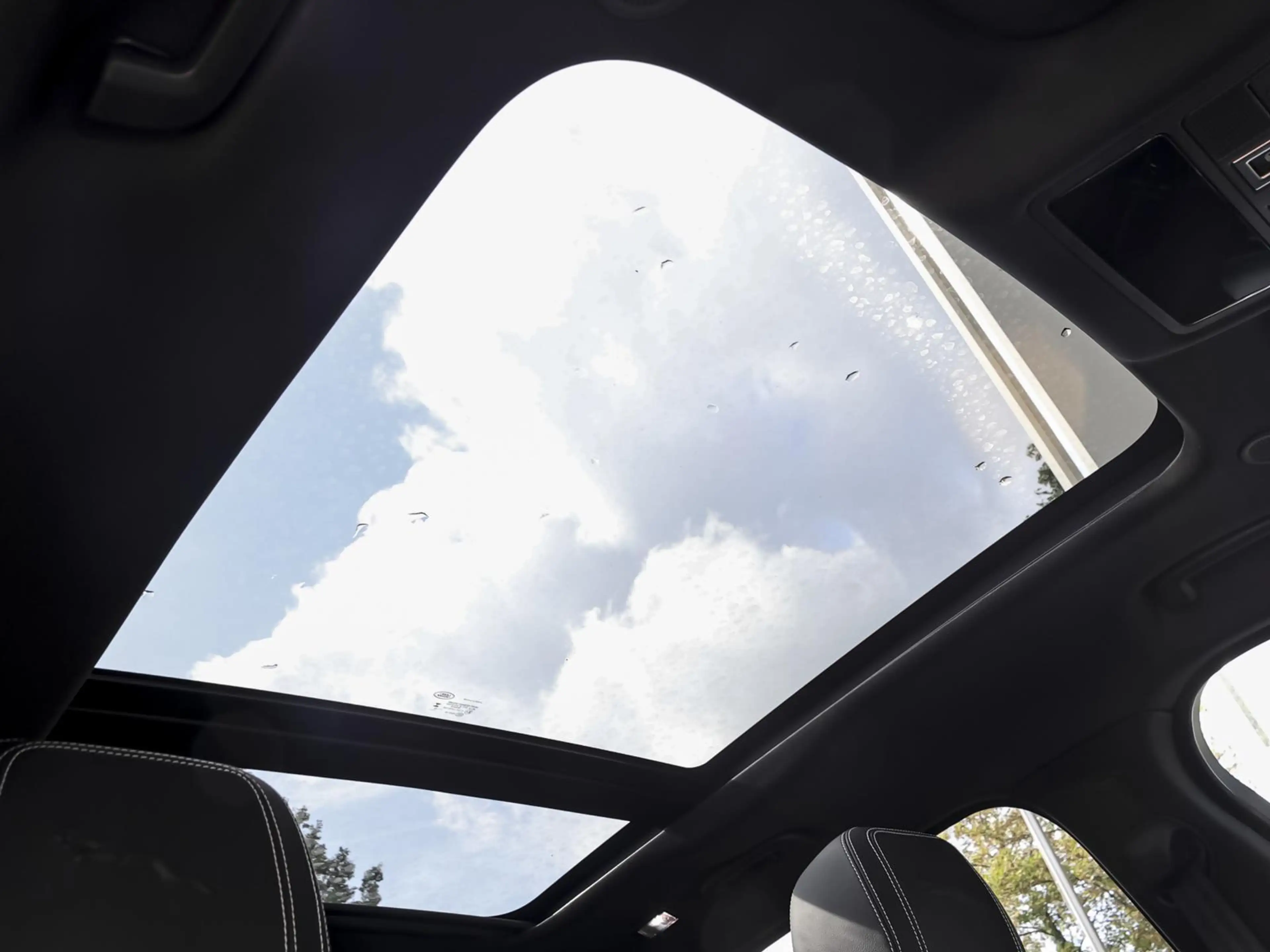Jaguar F-Pace P400e R-Dynamic SE AWD ACC PANO NAVI RFK — photo 10