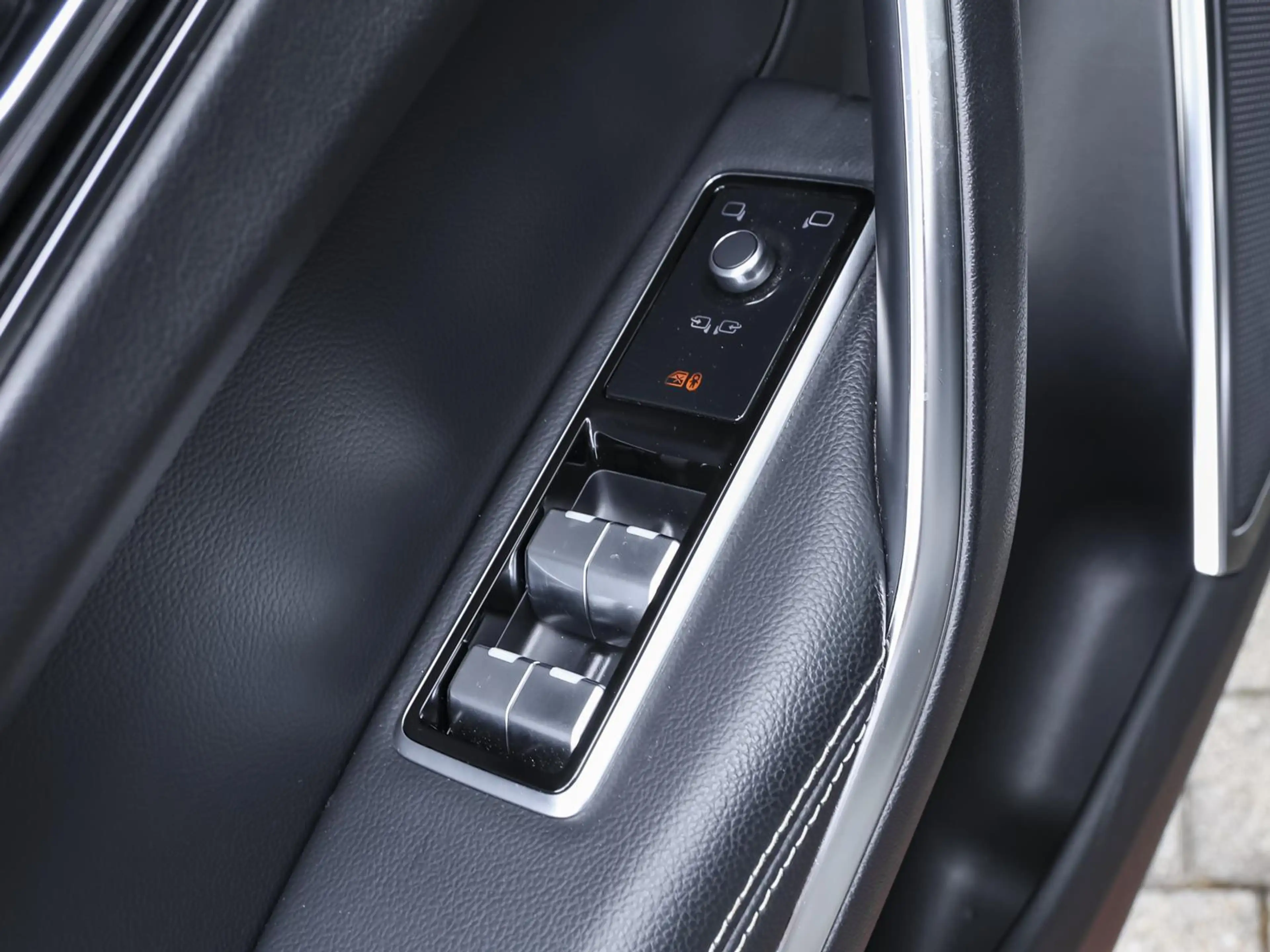 Jaguar F-Pace P400e R-Dynamic SE AWD ACC PANO NAVI RFK — photo 14