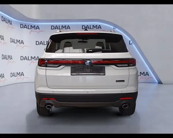 DR Automobiles DR5 view 4