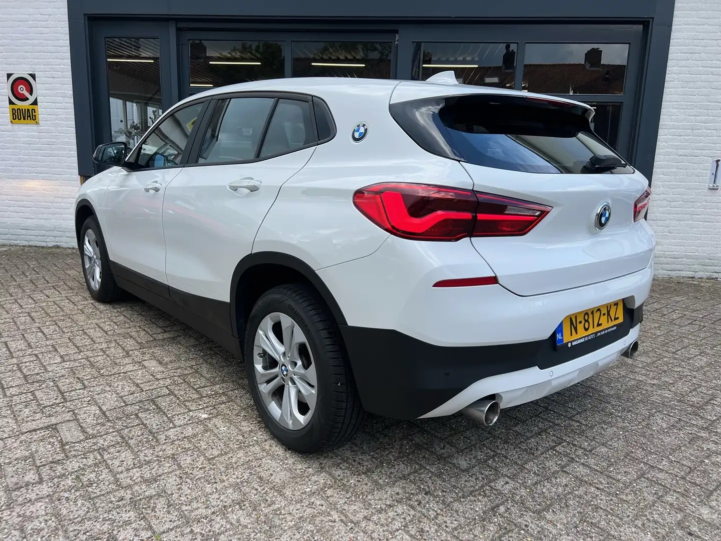 BMW X2 sDrive20i High Executive - Keyless - Head up displ Bílá - 2